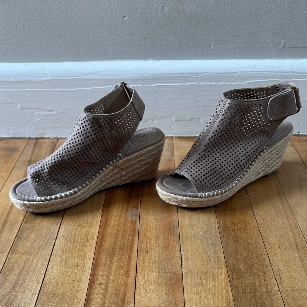 Daisy Fuentes Taupe Perforated Wedge Sandals